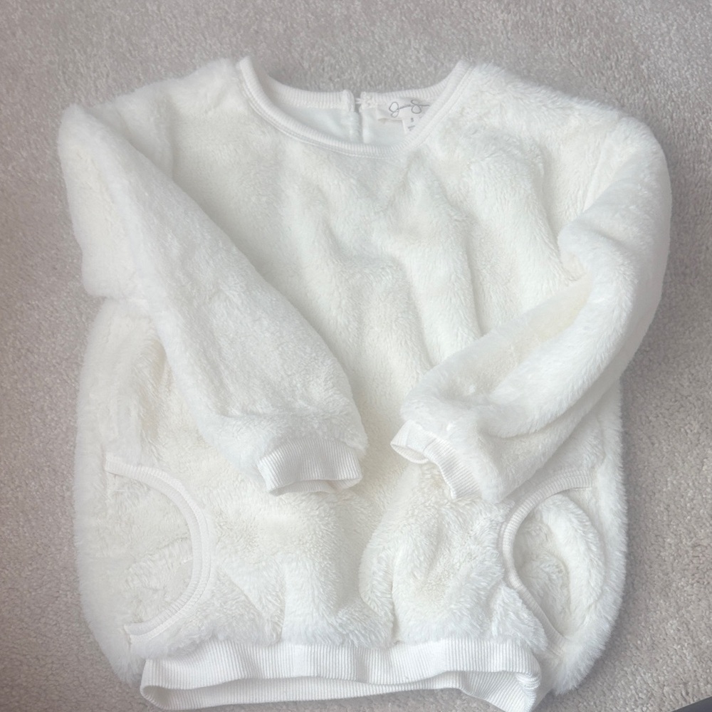 Jessica Simpson Cozy White Crew Neck Sweater
